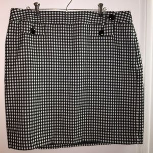 Ann Taylor Black and White Houndstooth Skirt, Size